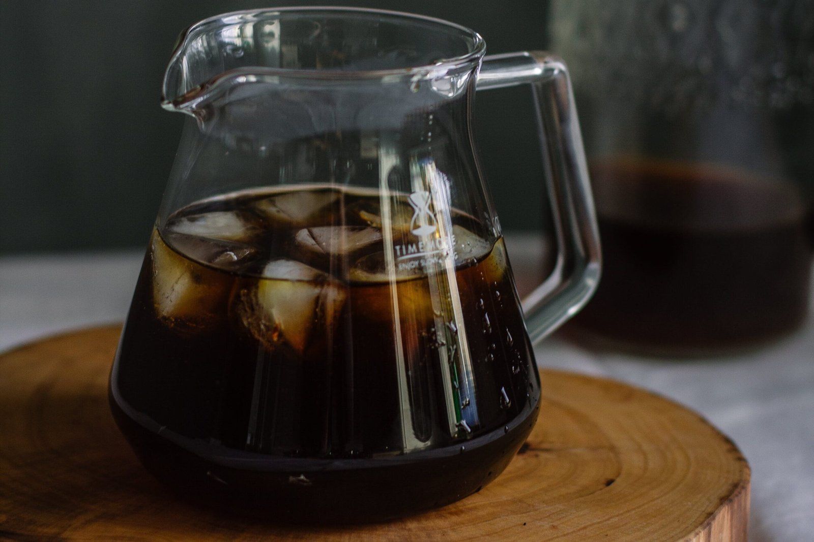 making cold brew iced coffee at home